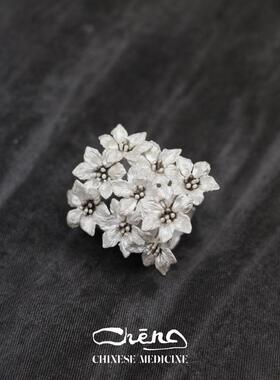 原创设计春花型开口宽戒可调节白色戒指