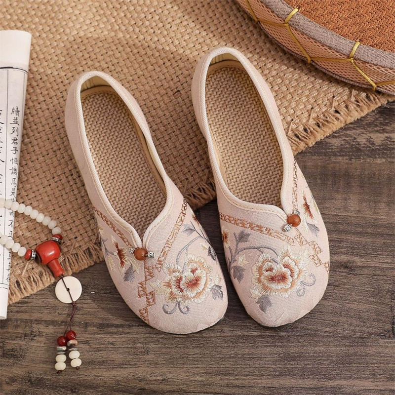 老北京布鞋春季新款民族风平底绣花鞋软底妈妈鞋一脚蹬平跟女单鞋,淘宝优惠券,粉丝福利购,淘宝优惠卷