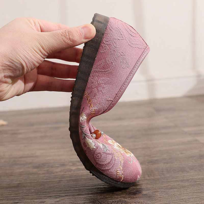 老北京布鞋春季新款民族风平底绣花鞋软底妈妈鞋一脚蹬平跟女单鞋,淘宝优惠券,粉丝福利购,淘宝优惠卷