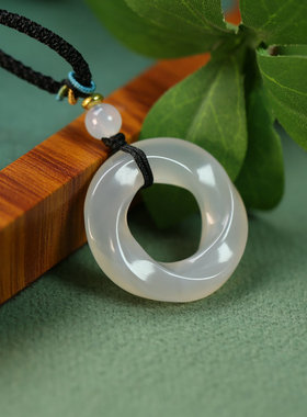 天然白玉髓莫比乌斯平安扣玉吊坠