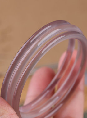 天然冰种烟灰色玉髓手串小巧时尚