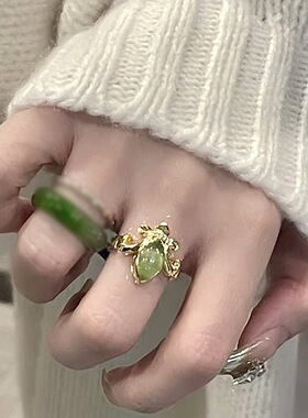 中古风青翠欲滴猫眼绿莺尾花戒指