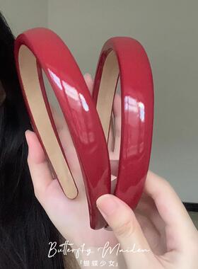 显白红色复古港风pu皮发箍秋冬女高级感头箍高颅顶洋气法式发饰