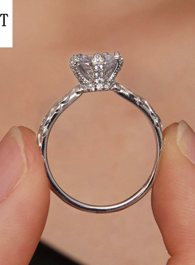 【送证书】新款80分莫桑石皇冠戒指 高贵女王范复古纹理纯银婚戒