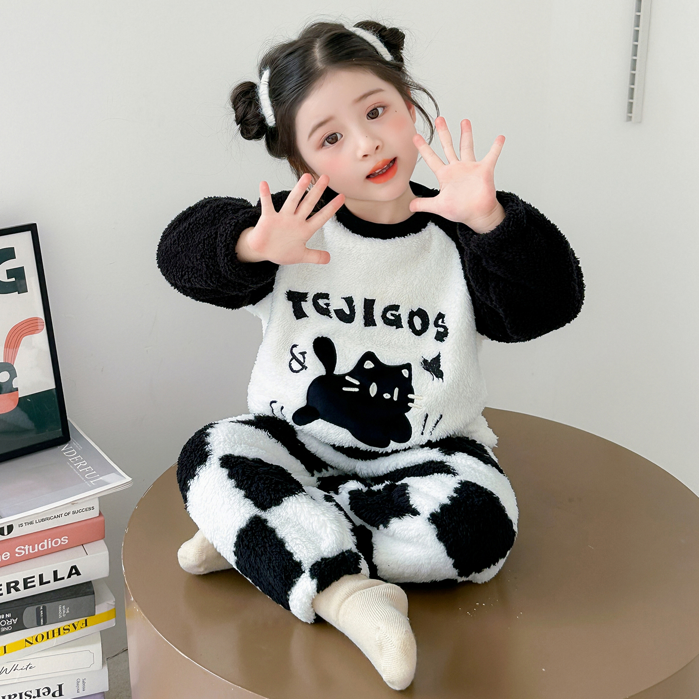 女童睡衣秋冬款2025新款女孩珊瑚绒家居服儿童宝宝法兰绒加厚套装 - 图0