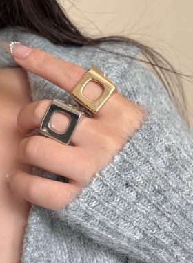 西班牙小众设计金属镂空质感正方体戒指 ins个性夸张宽版指环戒子