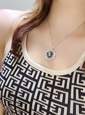 16-17mm孔雀绿珍珠山茶花款吊坠DZB313