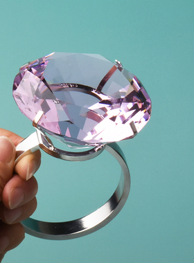 粉色水晶大钻戒生日礼物求婚