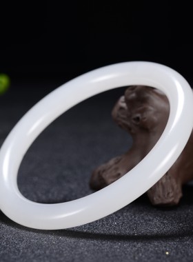 天然a级少女风细圆条和田玉手镯