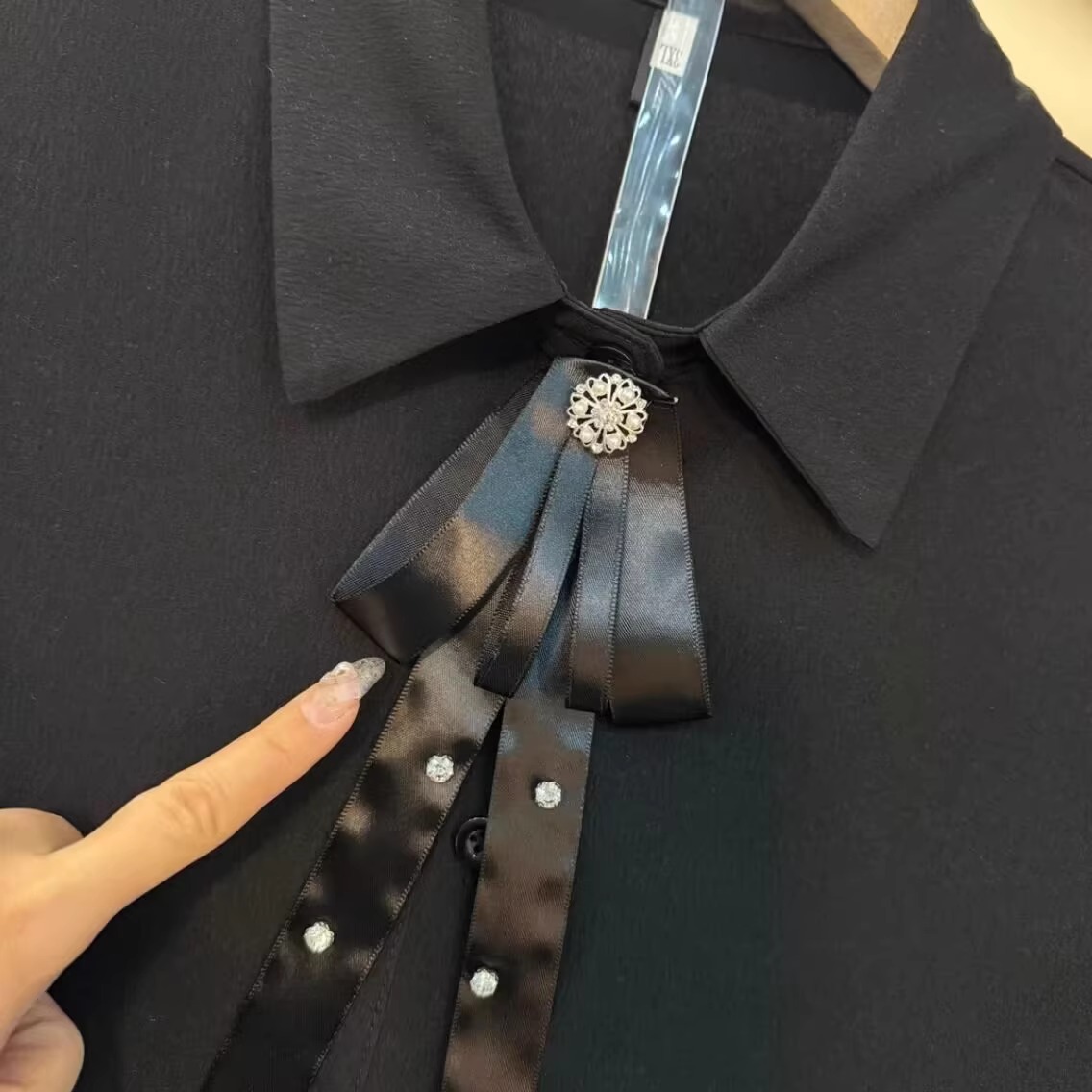 2025春季新款大码女装蝴蝶结领结装饰设计感韩系荷叶边显瘦衬衫裙 - 图2