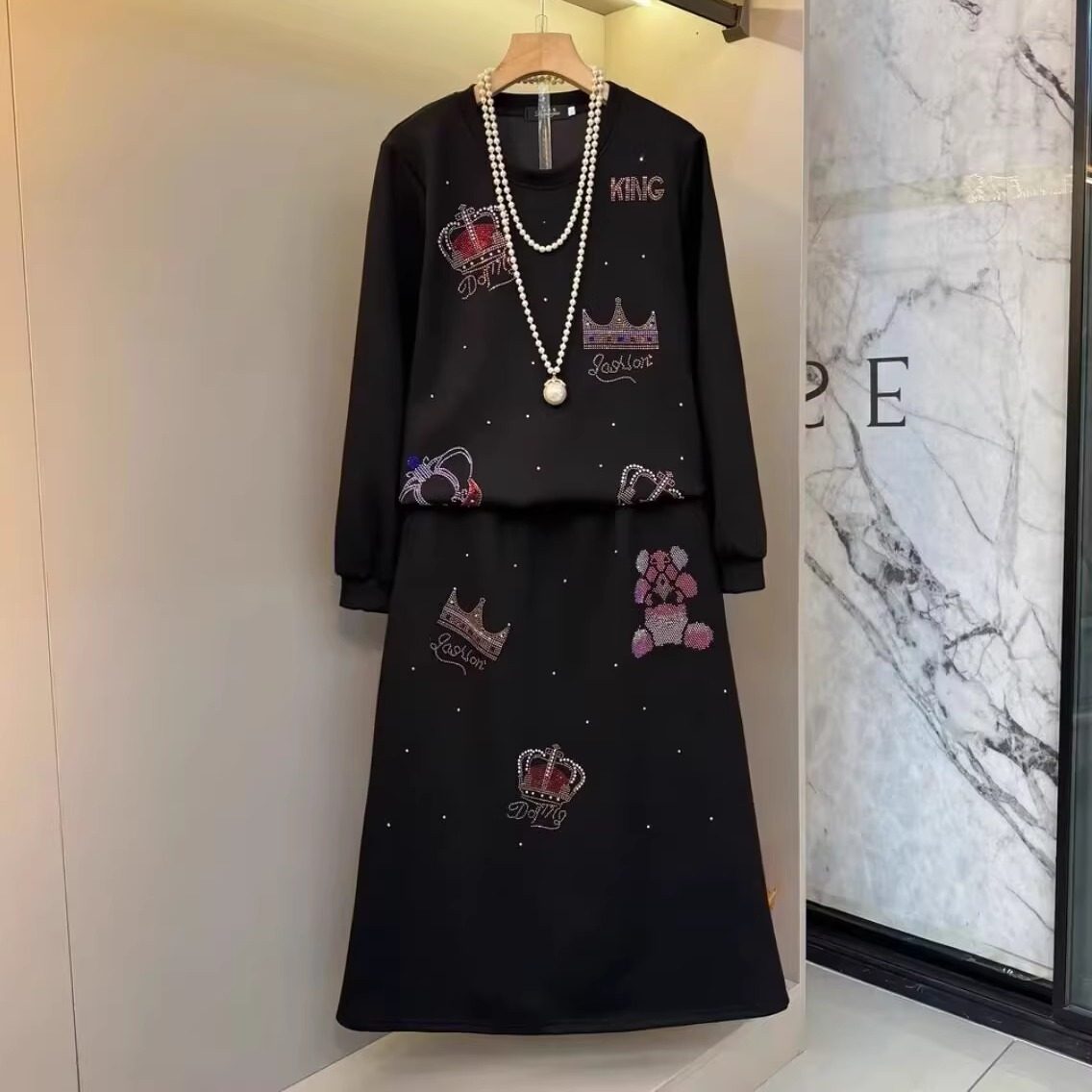 大码欧货重工艺烫钻轻奢显瘦长袖上衣+遮肉半身裙时尚洋气两件套,淘宝优惠券,粉丝福利购,淘宝优惠卷