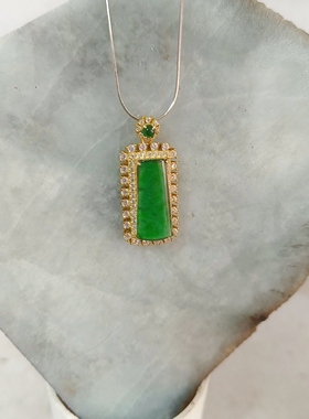 纯天然翡翠祖母绿原石高色项链吊坠挂件无事牌925银高端玉石镶嵌