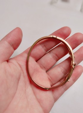 钛钢保色卡扣手镯 手围15.5以内的姐妹戴 不退换1.10