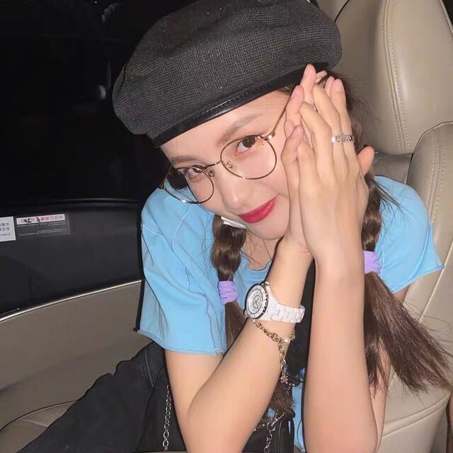 Ins small face gold gold border Lin Xiaozhai same style glasses frame female without makeup female small frame glasses can be equipped with myopia glasses