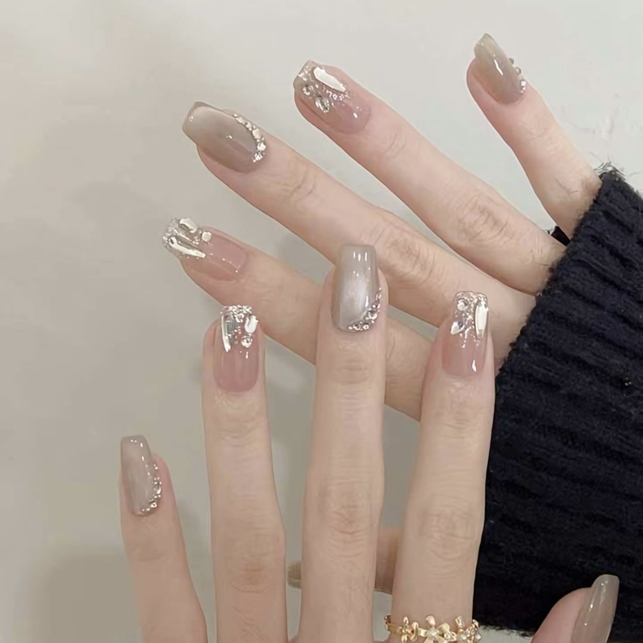 月半弯| 新款纯手工穿戴甲清冷纯欲小众显白碎钻玻璃猫眼美甲贴片,淘宝优惠券,粉丝福利购,淘宝优惠卷