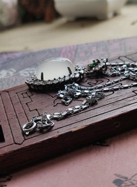 云臻阁天然马料海洋玉髓白冰高冰玉髓玛瑙蛋面镶嵌吊坠荧光冰底