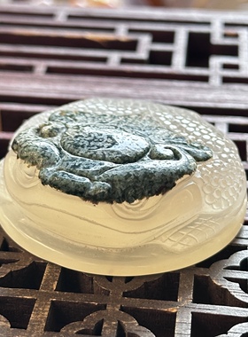 天然马料海洋玉髓高冰绿草手工巧雕生动财蟾摆件细工手把件挂件