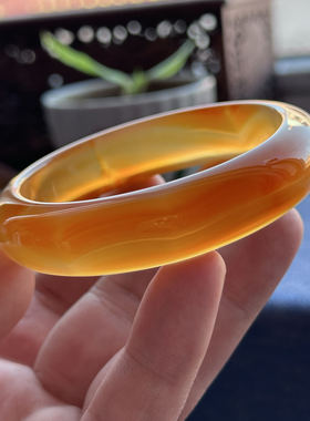 云臻阁天然高冰俏色黄冰飘红冰透荧光玛瑙冰种手镯60口径