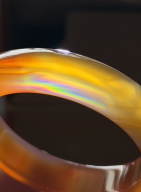 天然巴西缠丝俏色七彩极光彩光虹膜玛瑙手镯冰透鱼鳞纹红玛瑙55口