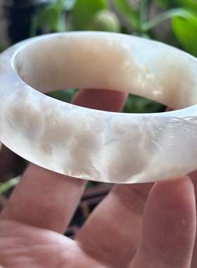 天然马料海洋玉髓樱花玛瑙手镯宽版厚实雪白白云云朵白雪景观镯60