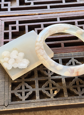 天然海洋玉髓马料高冰樱花雪花龙纹雪景玛瑙手镯方牌吊坠一套51口