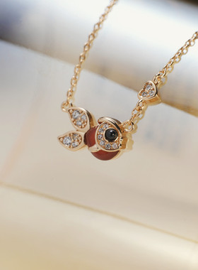 麒麟家小金鱼项链女轻奢高级感镀18K玫瑰金爱心红鲤鱼锁骨链饰品