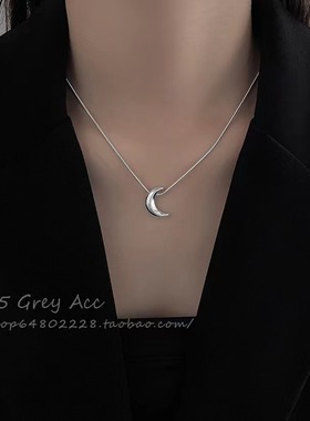 网红简约百搭弯月项链女潮2025年新款冷淡风卫衣链潮流气质锁骨链