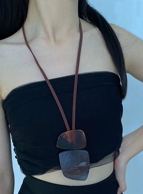 波西米亚风皮绳不规则树脂项链女