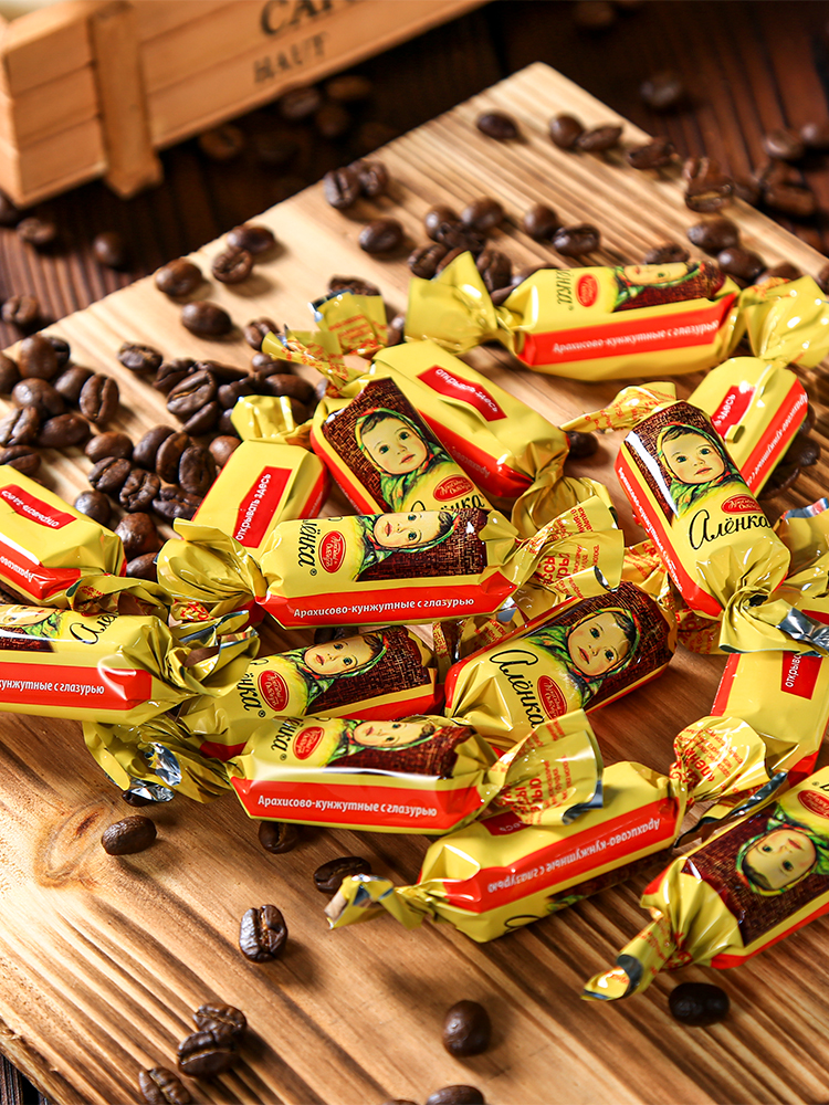 俄罗斯进口大头娃娃巧克力糖果芝麻花生果仁酥喜糖休闲零食礼物 - 图0