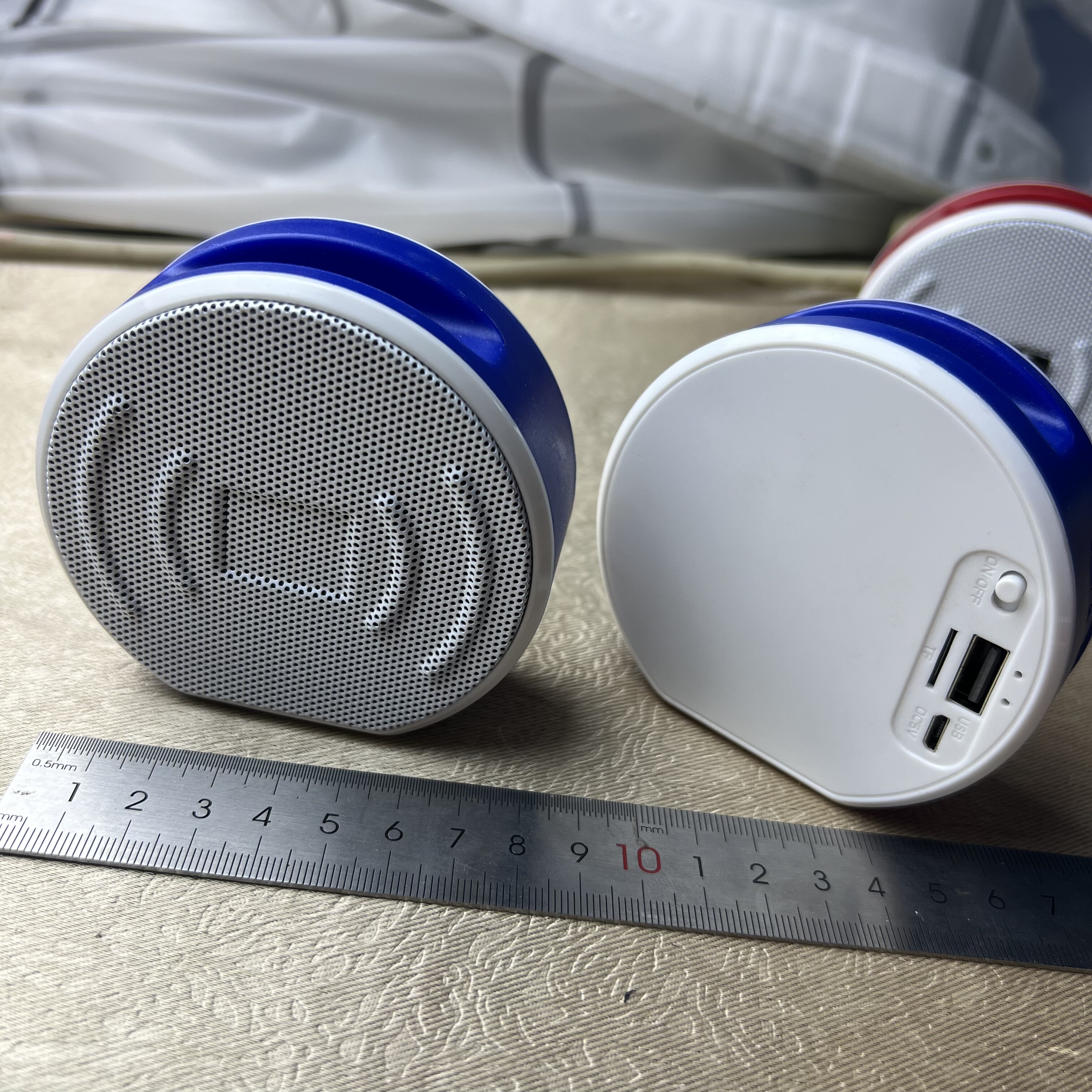 清仓特价蓝牙音响小钢炮款 蓝牙U盘功能FM收音机TF卡手机支架,淘宝优惠券,粉丝福利购,淘宝优惠卷