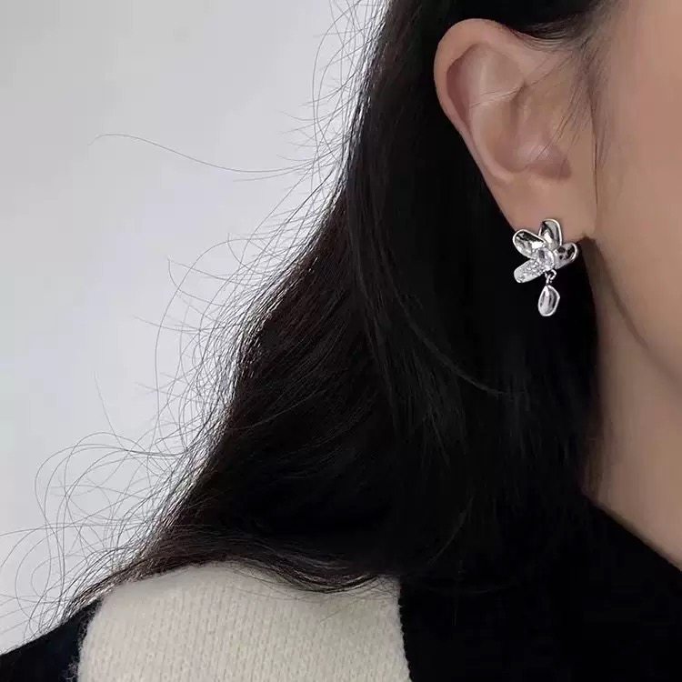 Dopamine Vault」花诉.不规则花朵耳钉日常百搭简约ins风小众耳夹,淘宝优惠券,粉丝福利购,淘宝优惠卷