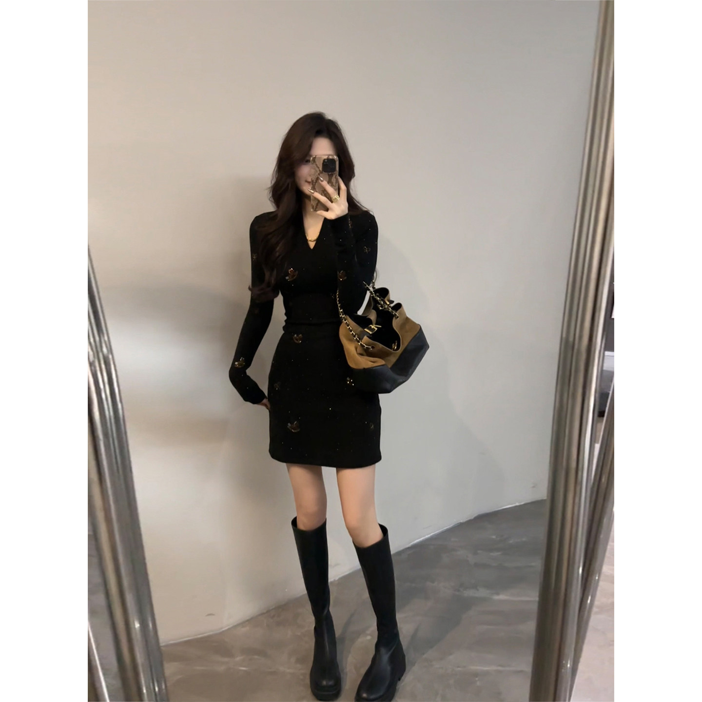 大婷婷 秋冬新款V领烫钻“马到功成”寓意印花显瘦连衣裙DT1780,淘宝优惠券,粉丝福利购,淘宝优惠卷