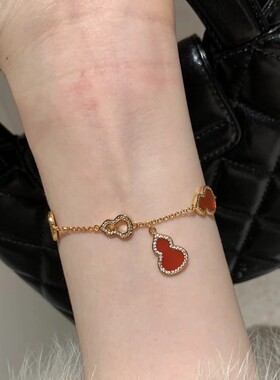 仿红玛瑙葫芦手链女2026新爆款轻奢小众精致高级手串仿白贝母手饰