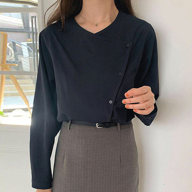 Loose and versatile long-sleeved shirt top for women