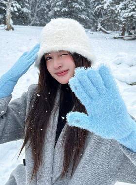蓝色毛茸茸手套女士冬季可爱可触屏保暖加厚毛绒加长防风骑车防寒