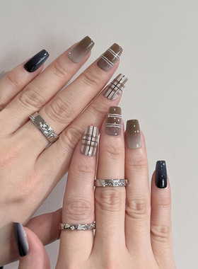 NailArt秋画格纹穿戴甲高级显白中方ins纯欲风氛围感学生美甲贴片