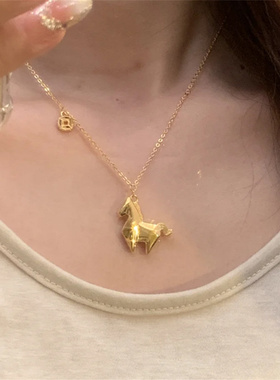 立体小马吊坠项链女高级感锁骨链