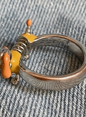 可爱百搭弹簧狗冷淡风戒指