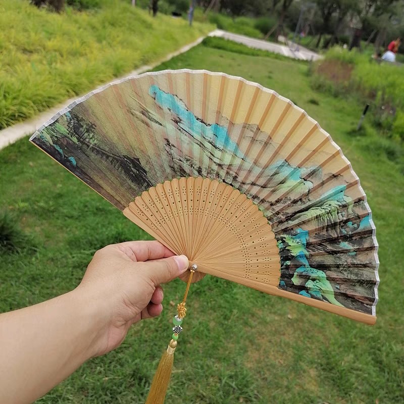 中国风送老外出国礼物送女士送外宾千里江山图丝绸折扇子古风流苏