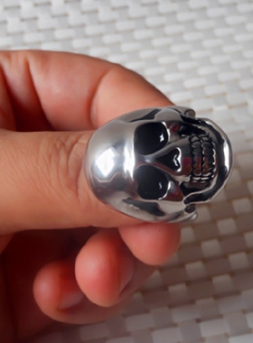 骷髅头男士朋克风钛钢防身戒指