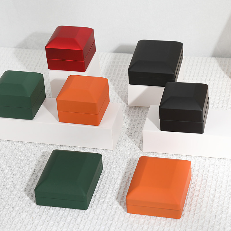 求婚戒指盒带灯钻戒婚礼首饰项链盒礼盒led发光手链盒手镯包装盒_虎窝淘