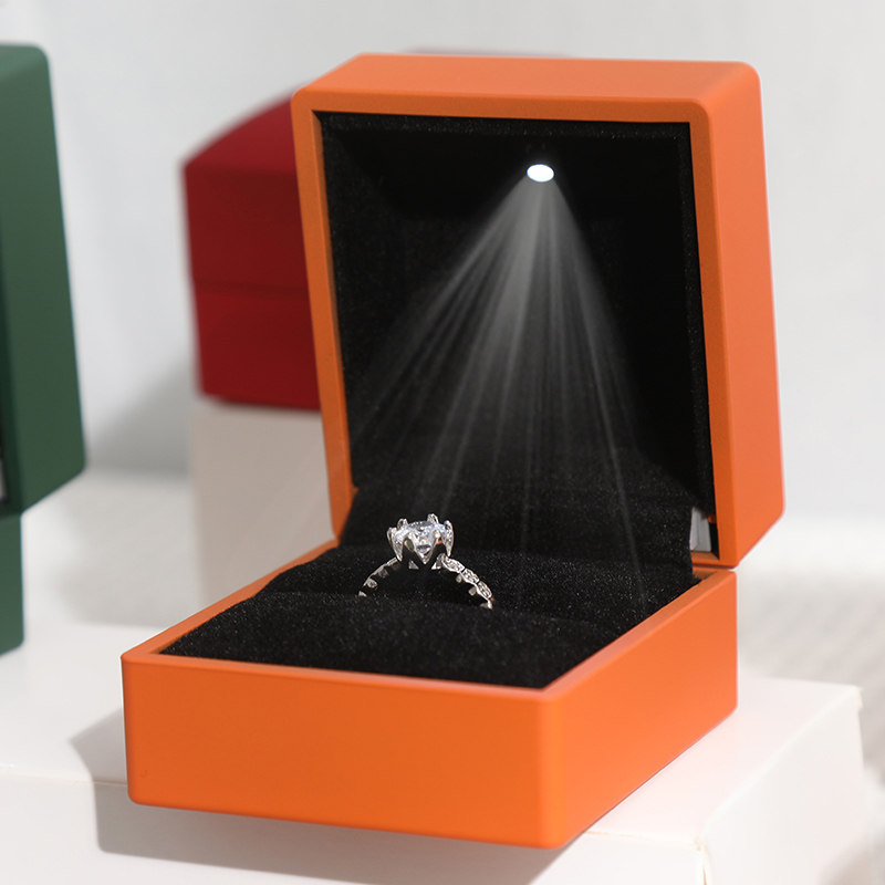 求婚戒指盒带灯钻戒婚礼首饰项链盒礼盒led发光手链盒手镯包装盒_虎窝淘