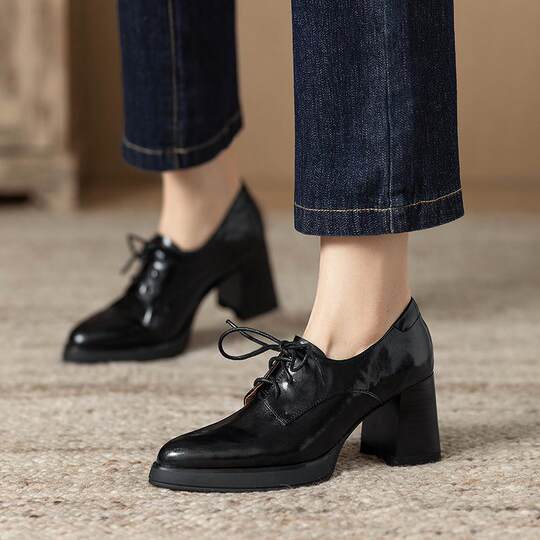 High heels, small people's platform leather shoes