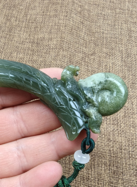 天然和田玉老坑青海青玉雕刻把件