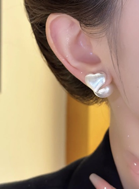 法式爱心珍珠耳钉新款2026爆款耳环女小众设计感心形耳饰一款两戴