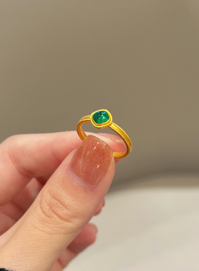 新款复古风精工镶嵌祖母绿开口戒指女士糖塔祖母绿戒指精致高级感