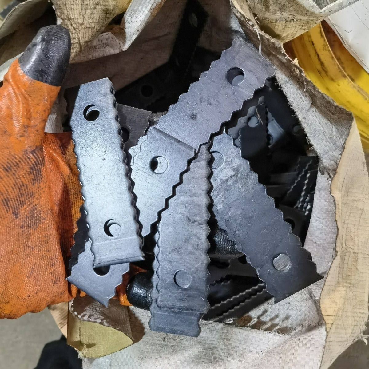 铡草机锤片锯齿甩片揉丝机甩片锤片9.5长1.2厘米孔各种尺寸可定制,淘宝优惠券,粉丝福利购,淘宝优惠卷