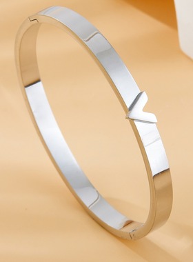 V字首饰光面手镯女 时尚简约金色小众个性轻奢风卡扣镯子气质