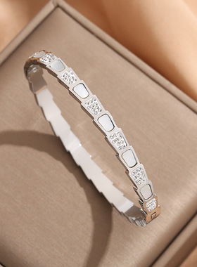 跨境新款蛇形间钻白贝手环饰时尚贝母蛇镯玫瑰金镶钻女款钛钢