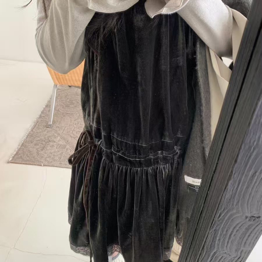 依爱裳-26年早春圆领极简长袖T恤+压褶拼接蕾丝吊带背心套装2797,淘宝优惠券,粉丝福利购,淘宝优惠卷